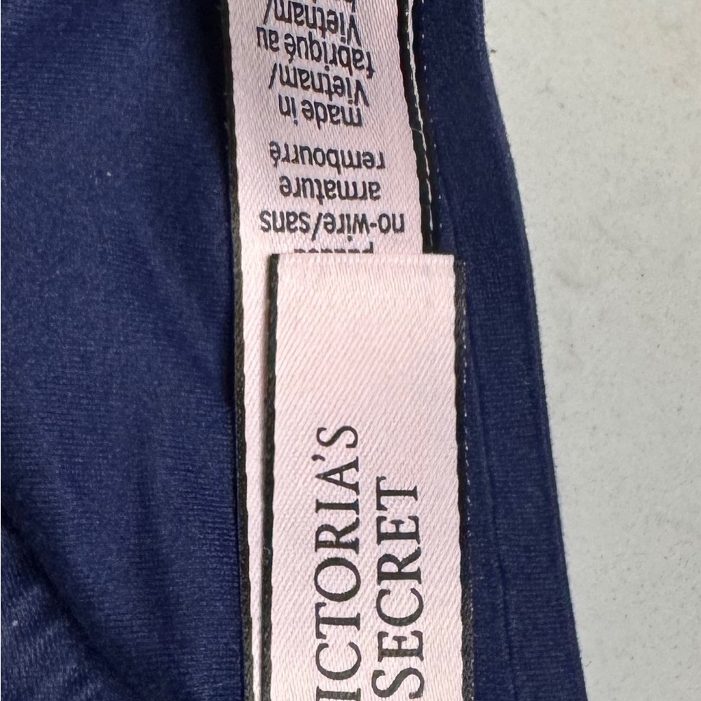 Victoria’s Secret Navy Blue Very Sexy Bra 32DD Smooth Wireless Push Up Feminine - Picture 4 of 10